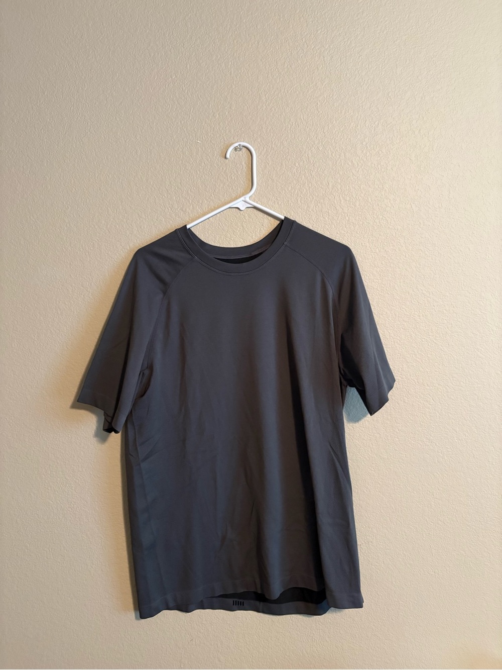 Fabletics Men's Short-Sleeve Crew Tee - Charcoal Black